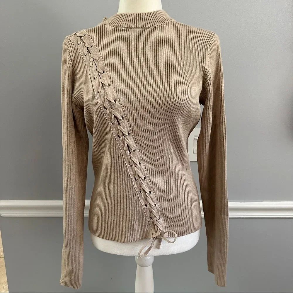 Charlotte Russe ribbed top with a ribbon tie down the front size XL NWT